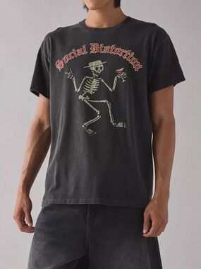 NWOT Urban Outfitters Social Distortion Skeleton Graphic Tee Size Large
